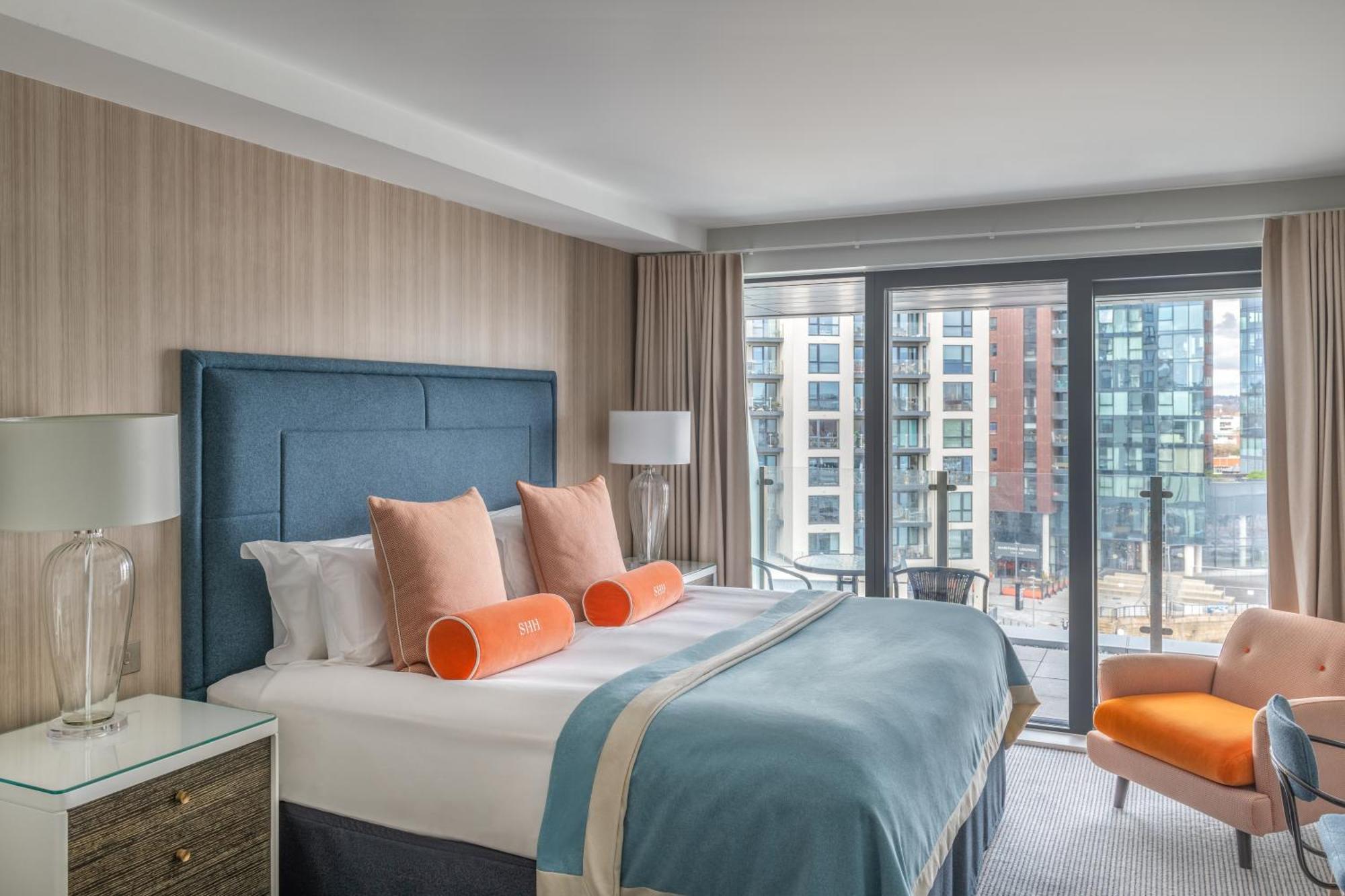 Harbour Hotel & Spa Саутхамптън Стая снимка A bedroom at the Hilton London West End