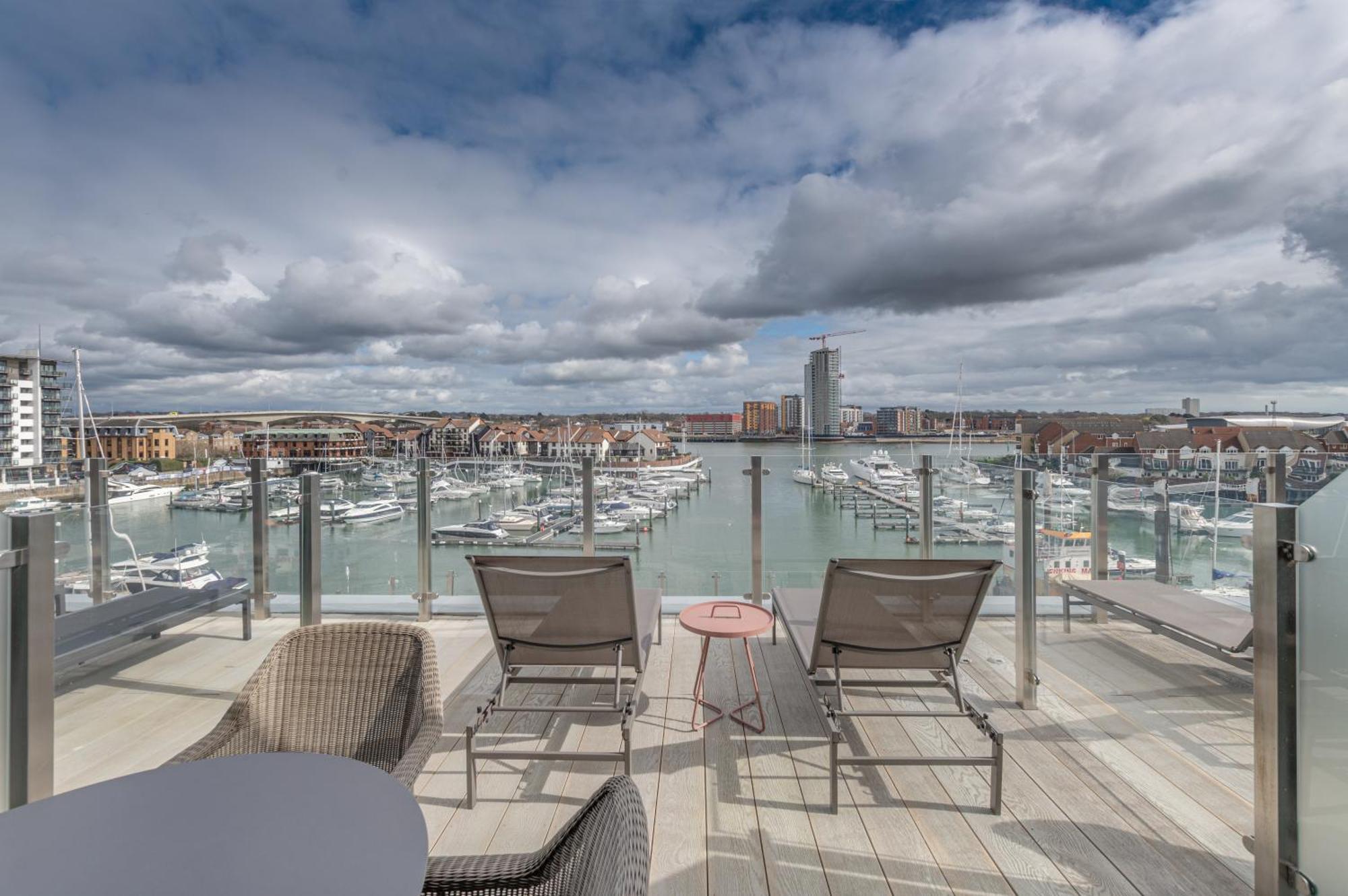 Harbour Hotel & Spa Саутхамптън Стая снимка View from the rooftop